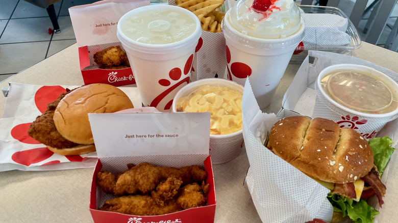 chick-fil-a's-best-selling-items:-a-guide-to-fan-favorites